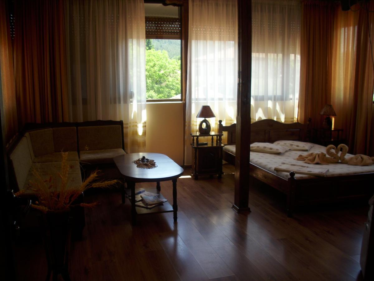 Guest House Ambrozia Kotel Exteriér fotografie